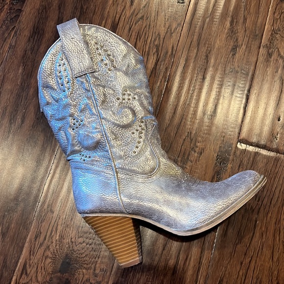 Very Volatile shimmery cowboy boots-7 - Picture 2 of 4